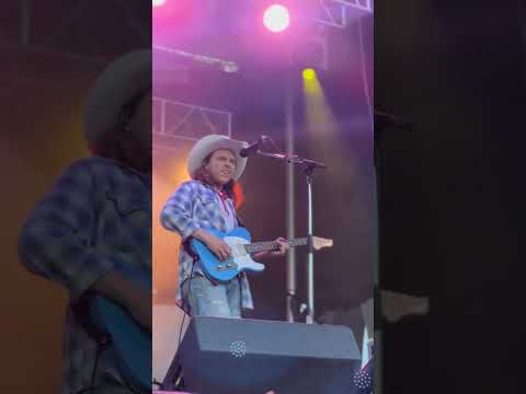 Dig A Hole at Friday Cheers in Richmond, VA! 🤠 #danieldonato #cosmiccountry #livemusic #shorts Thumbnail