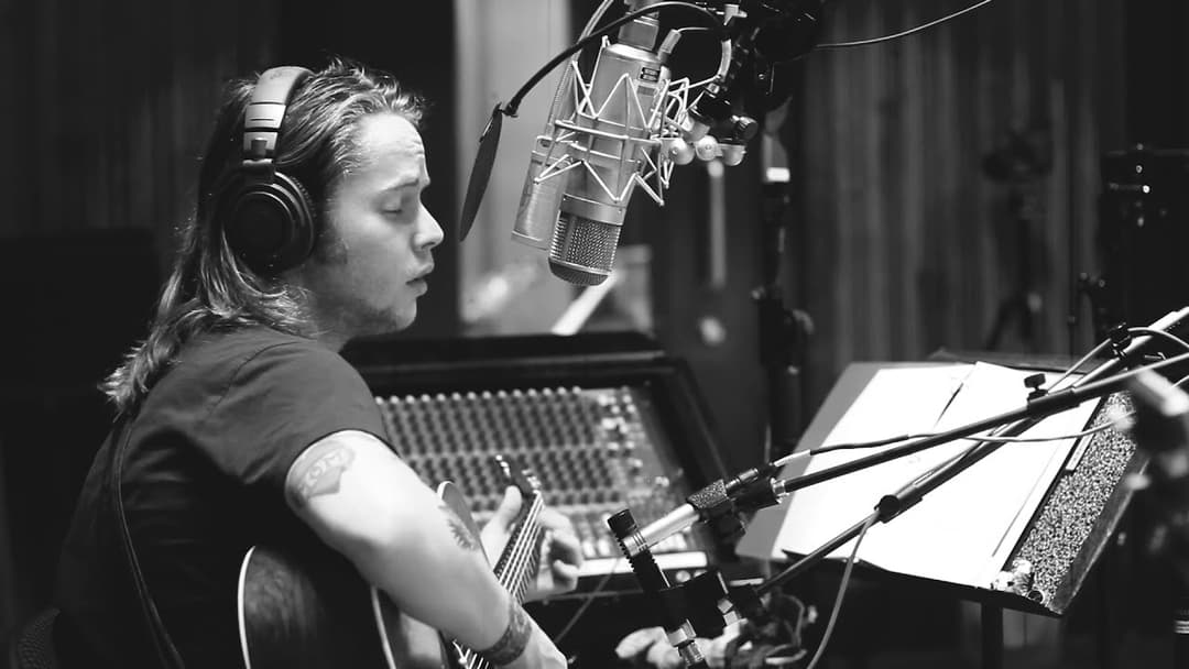 Billy Strings - "Enough To Leave" Thumbnail