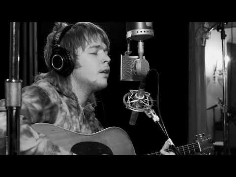 Billy Strings - Uncloudy Day (Willie Nelson Cover) Thumbnail