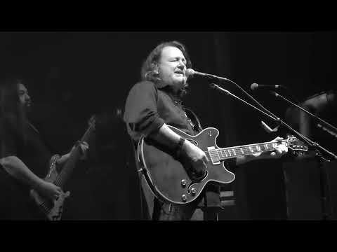 Heroes (Live in Atlanta, GA) Thumbnail