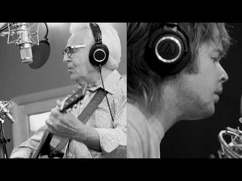 Billy Strings - "Midnight on the Stormy Deep" with Del McCoury (Live) Thumbnail