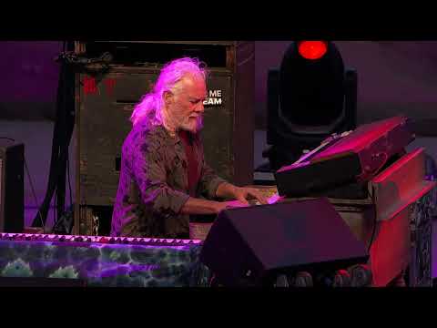Tail Dragger (Live at Red Rocks) Thumbnail