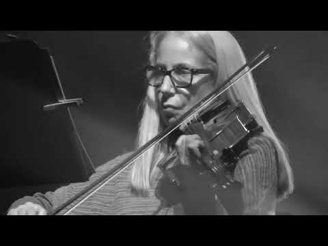 Her Dance Needs No Body with the Love Sponge Strings (New Years Eve in Nashville) Thumbnail
