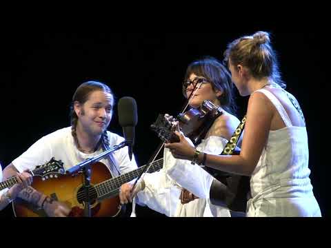 Billy Strings & I'm With Her "Hear Jerusalem Moan" Grey Fox 2019 Thumbnail